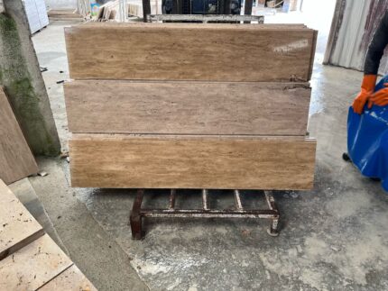 TRAVERTEN KESİLİP BELLİ ÖLÇÜLERE AYRILDIĞI YER